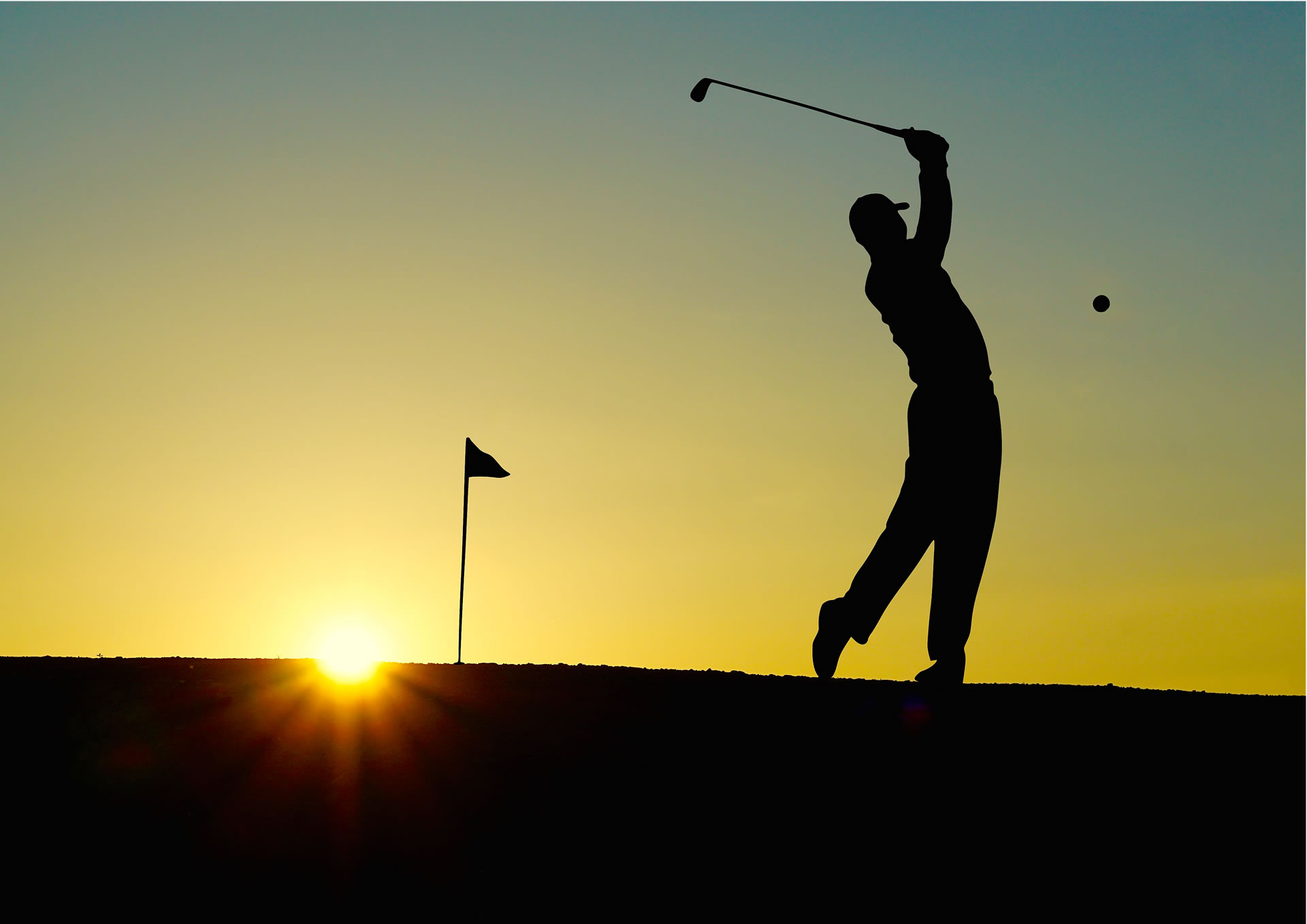 Golf spielen bei Sonnenuntergang am Buenavista Golf Teneriffa